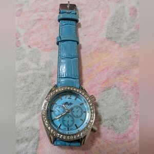 Bilyfer women watch with leather strap, Runs, With Battery